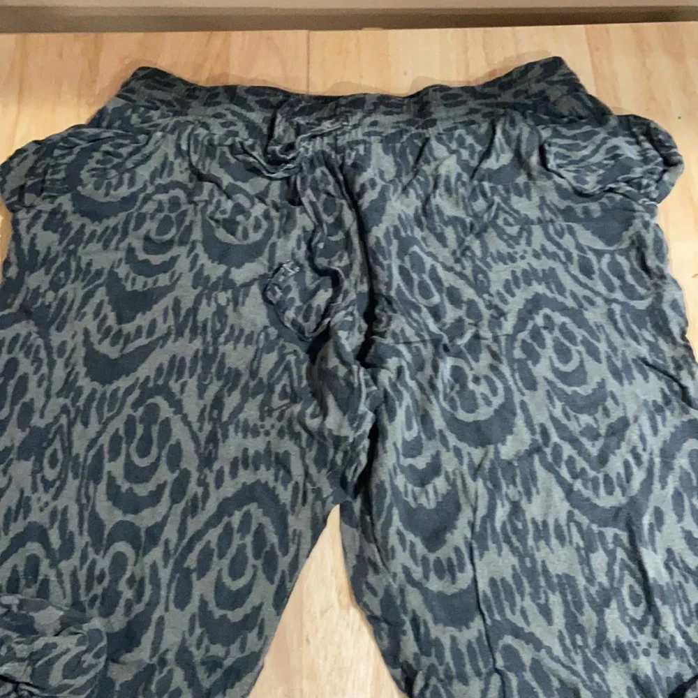 Leopard Patterned - Picture 2 of 4